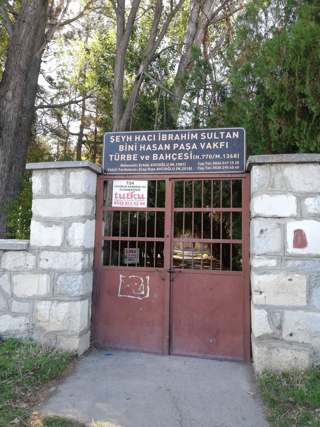 Hacı İbrahim Veli Sultan Türbesi Gençler Tarafından Temizlendi